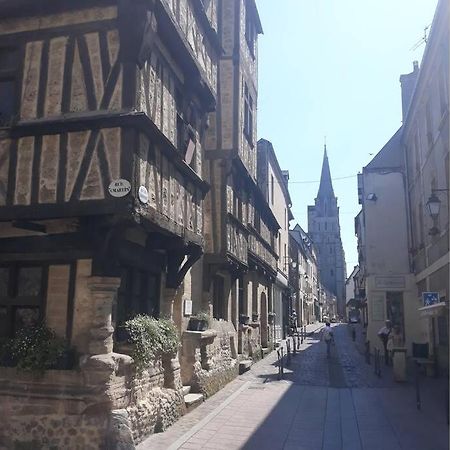 Au Coeur Du Vieux Bayeux, Logement De Charme Lägenhet Exteriör bild