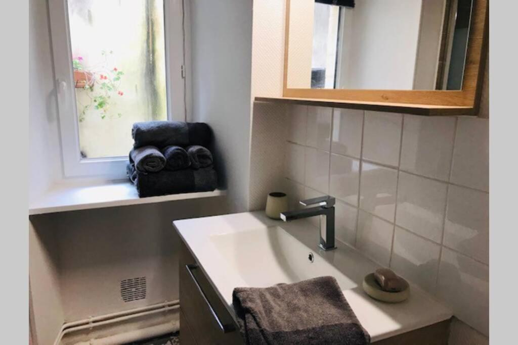 Au Coeur Du Vieux Bayeux, Logement De Charme Lägenhet Exteriör bild