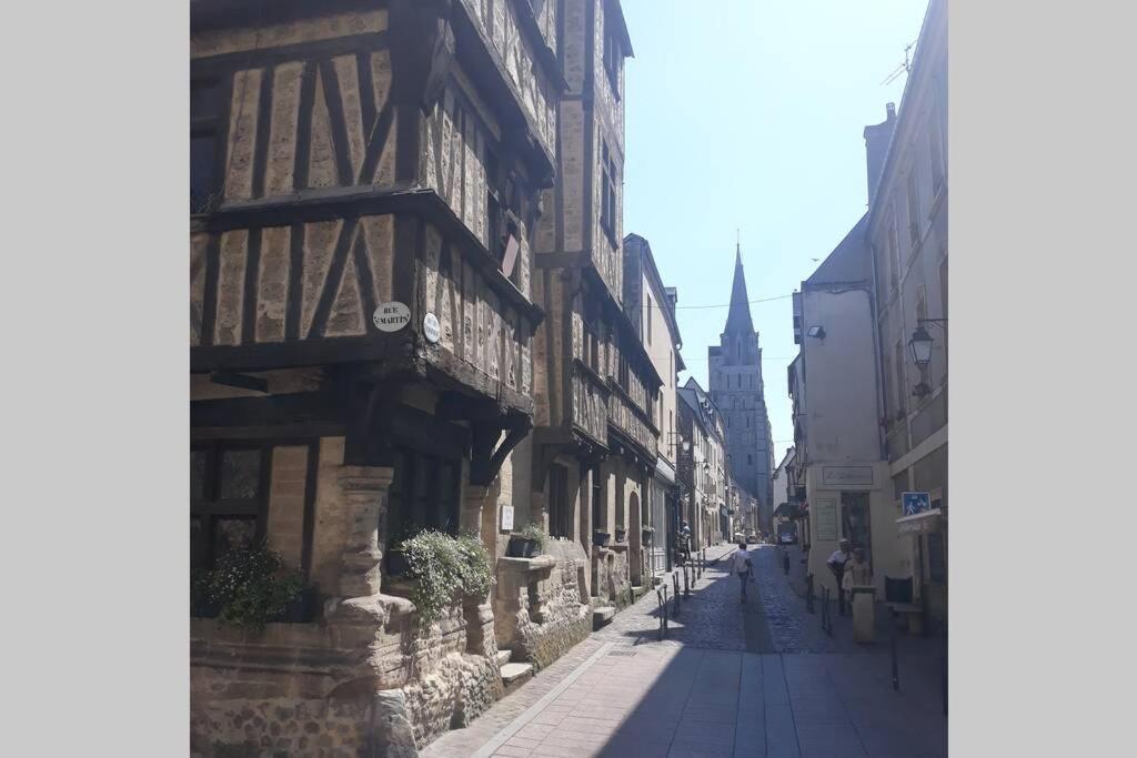 Au Coeur Du Vieux Bayeux, Logement De Charme Lägenhet Exteriör bild
