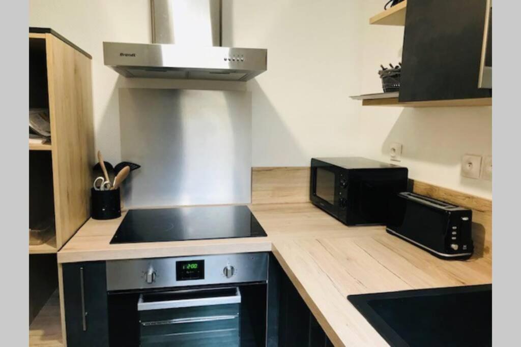 Au Coeur Du Vieux Bayeux, Logement De Charme Lägenhet Exteriör bild
